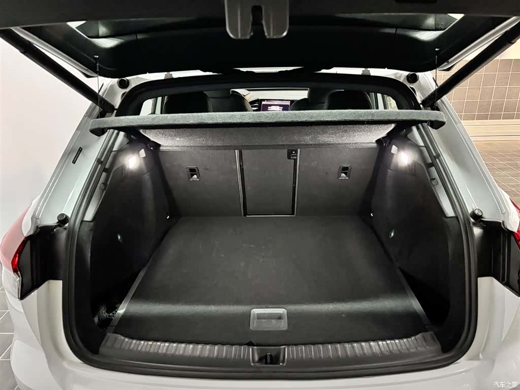 Audi Q4 e-tron, 2024 16