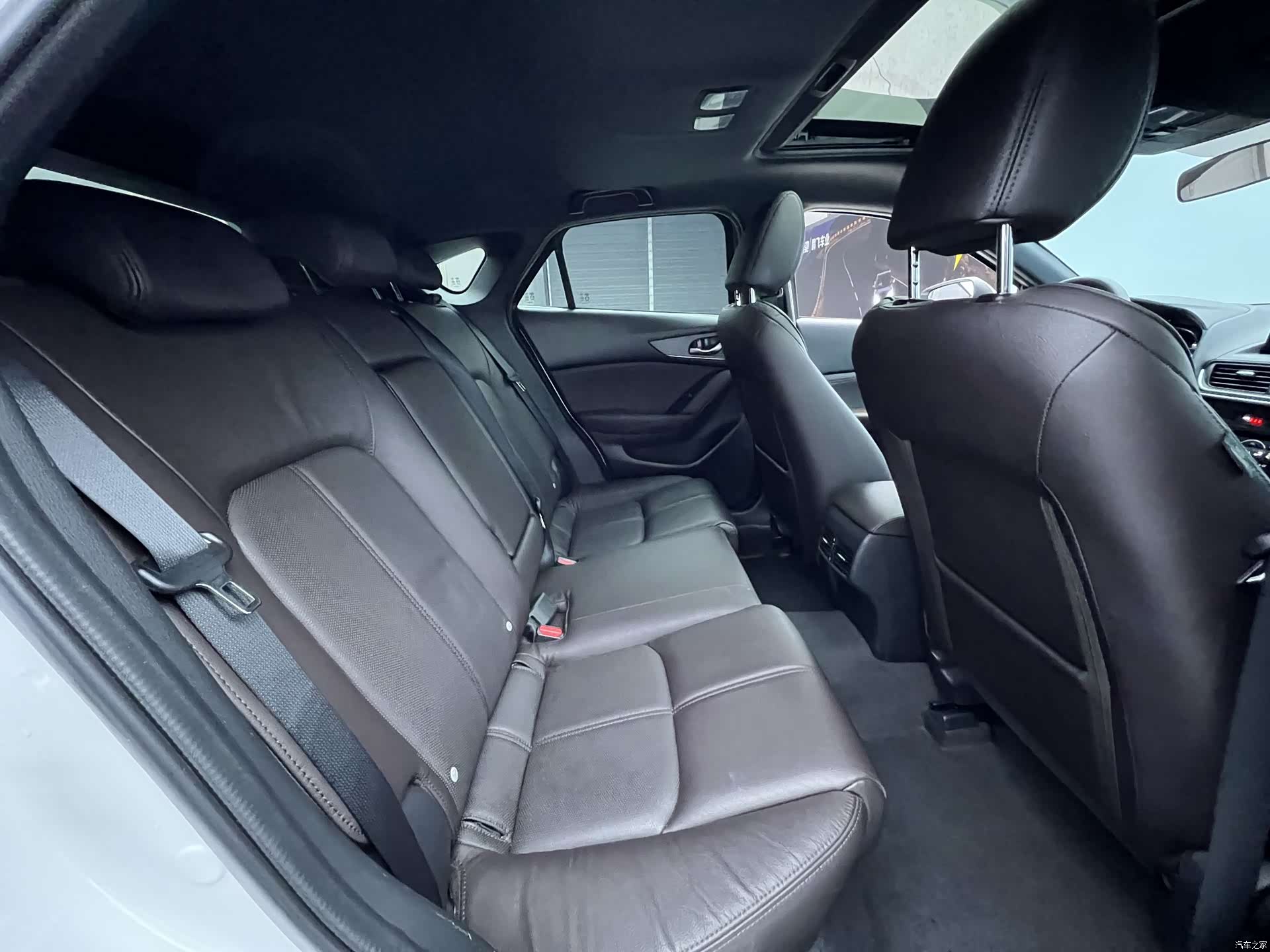 Mazda CX-4, 2023 26