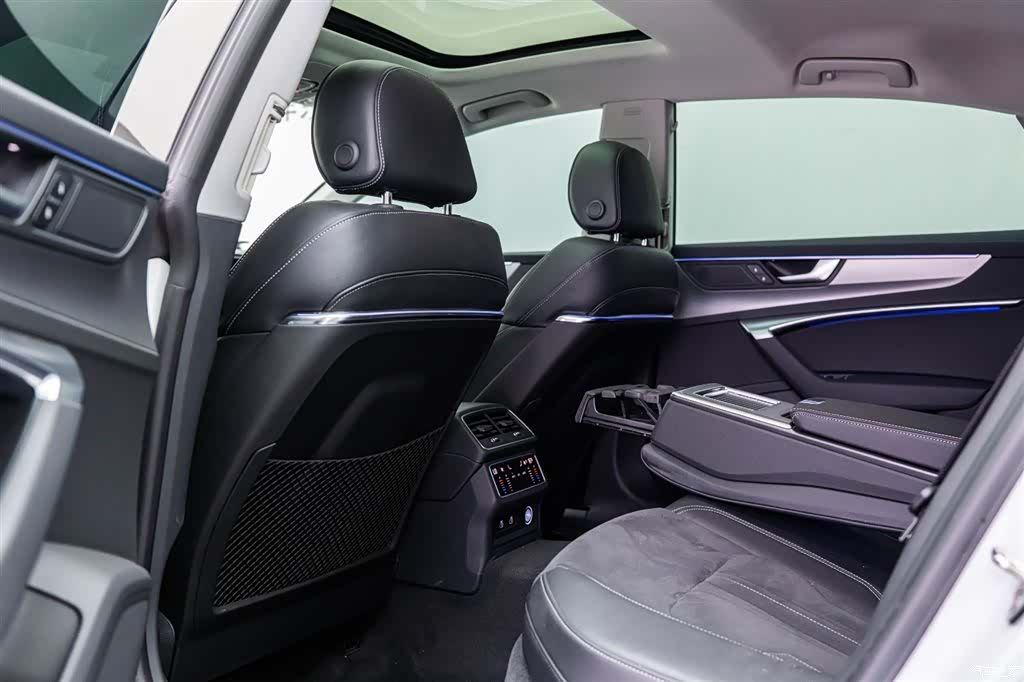 Audi A7L, 2022 7