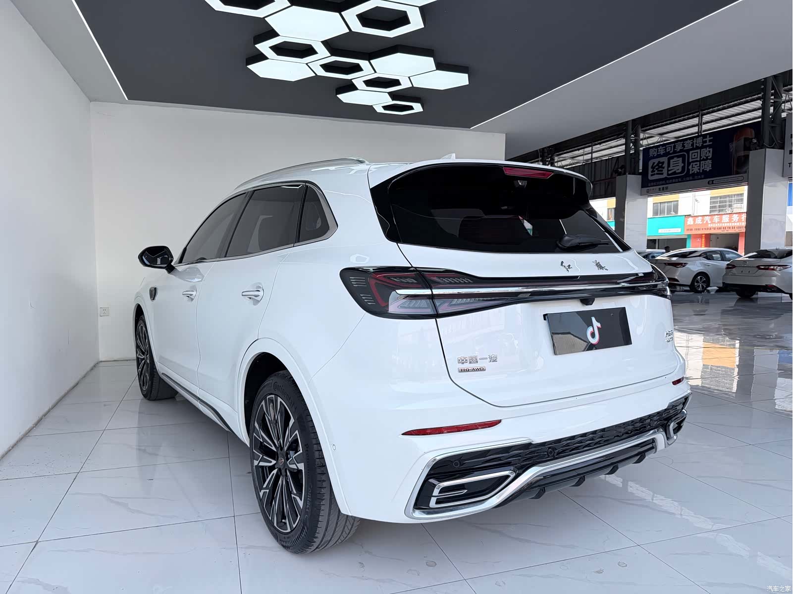 Hongqi HS5, 2024 9