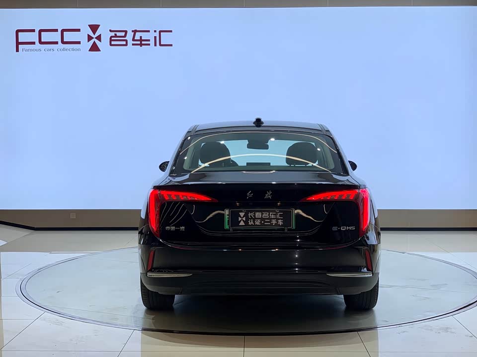 Hongqi E-QM5