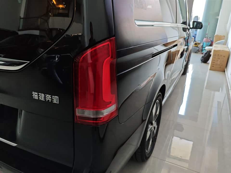 Mercedes-Benz V-class