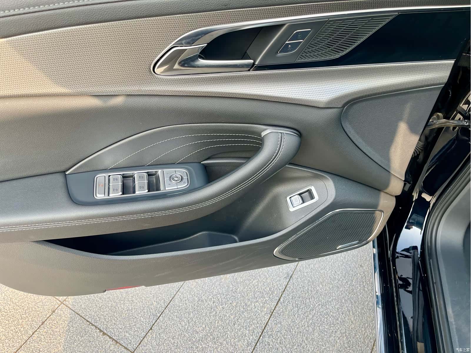 Hongqi H5, 2024 6