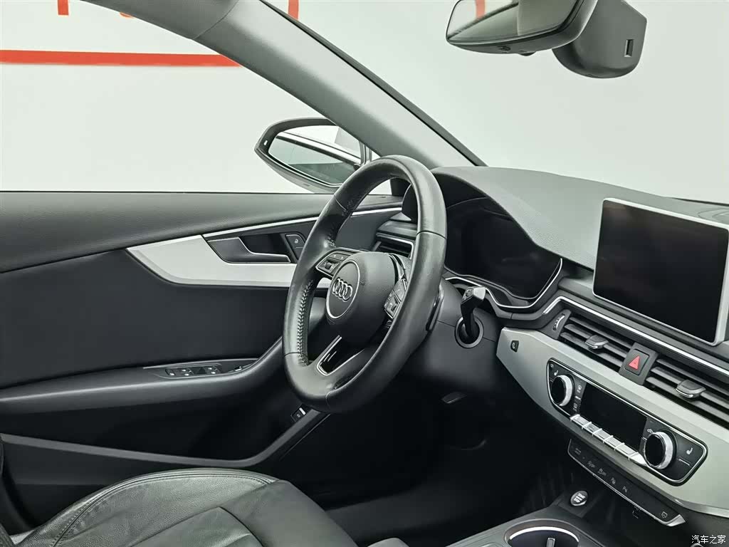 Audi A4L, 2019 22