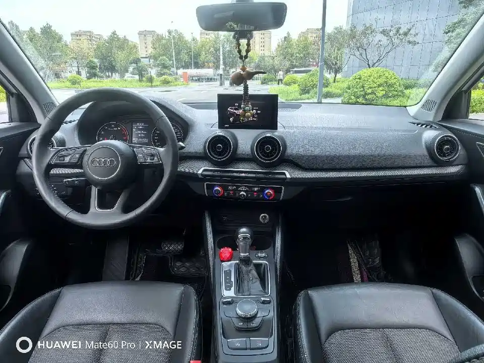 Audi Q2L Audi Q2L