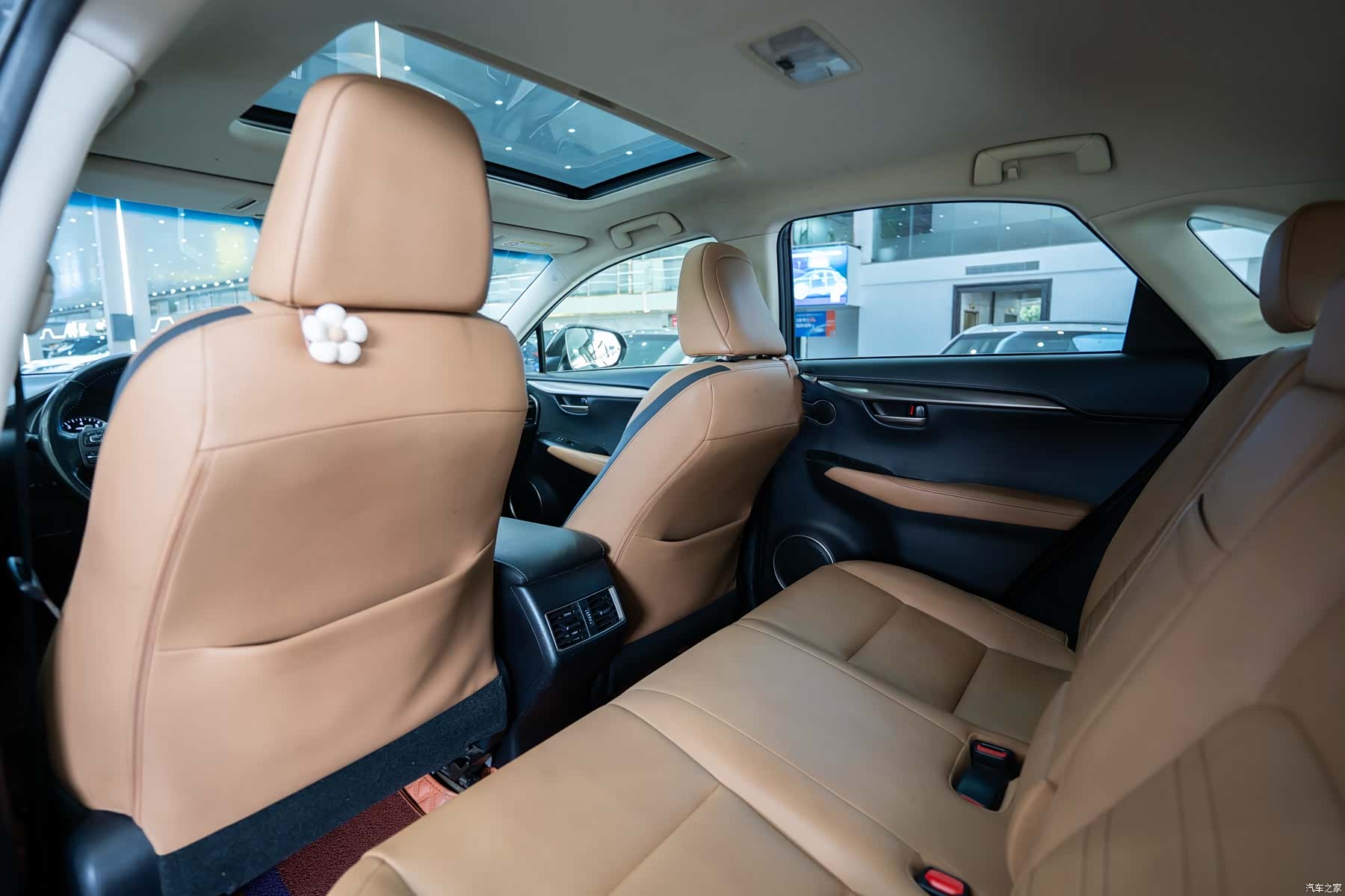 Lexus NX, 2016 12