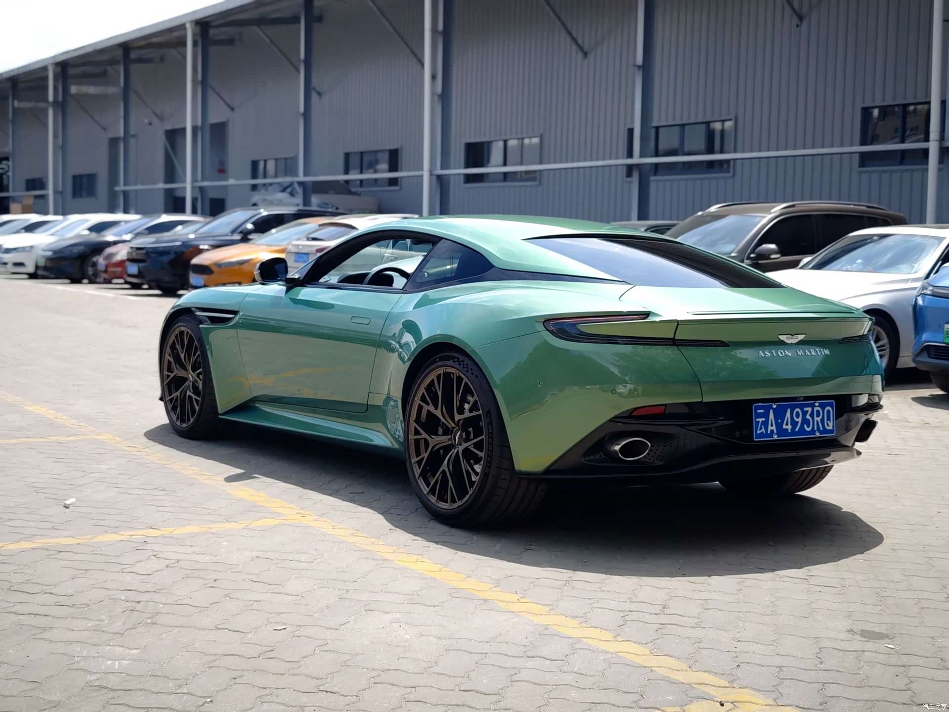 Aston Martin DB12, 2024 10