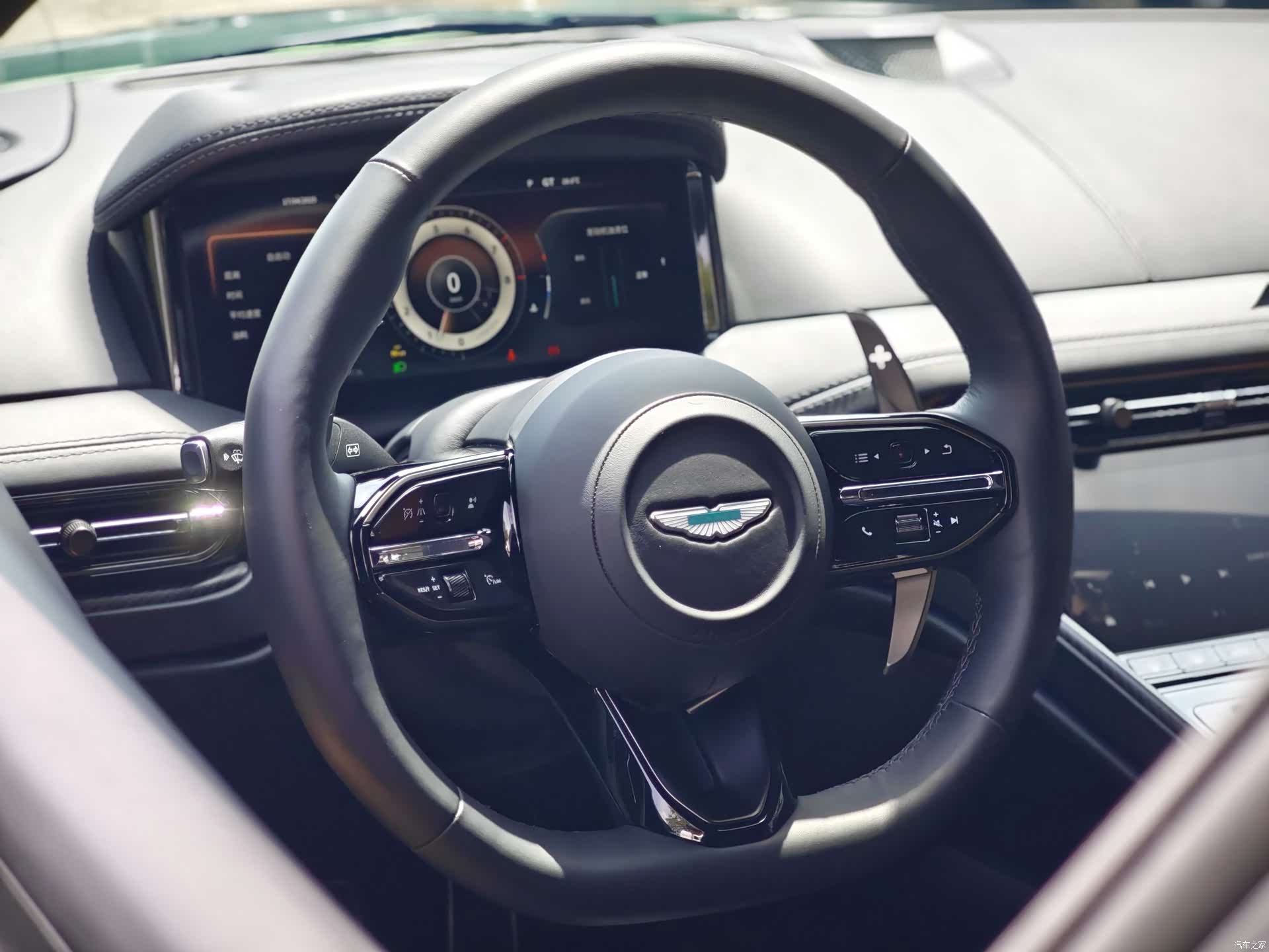 Aston Martin DB12, 2024 12