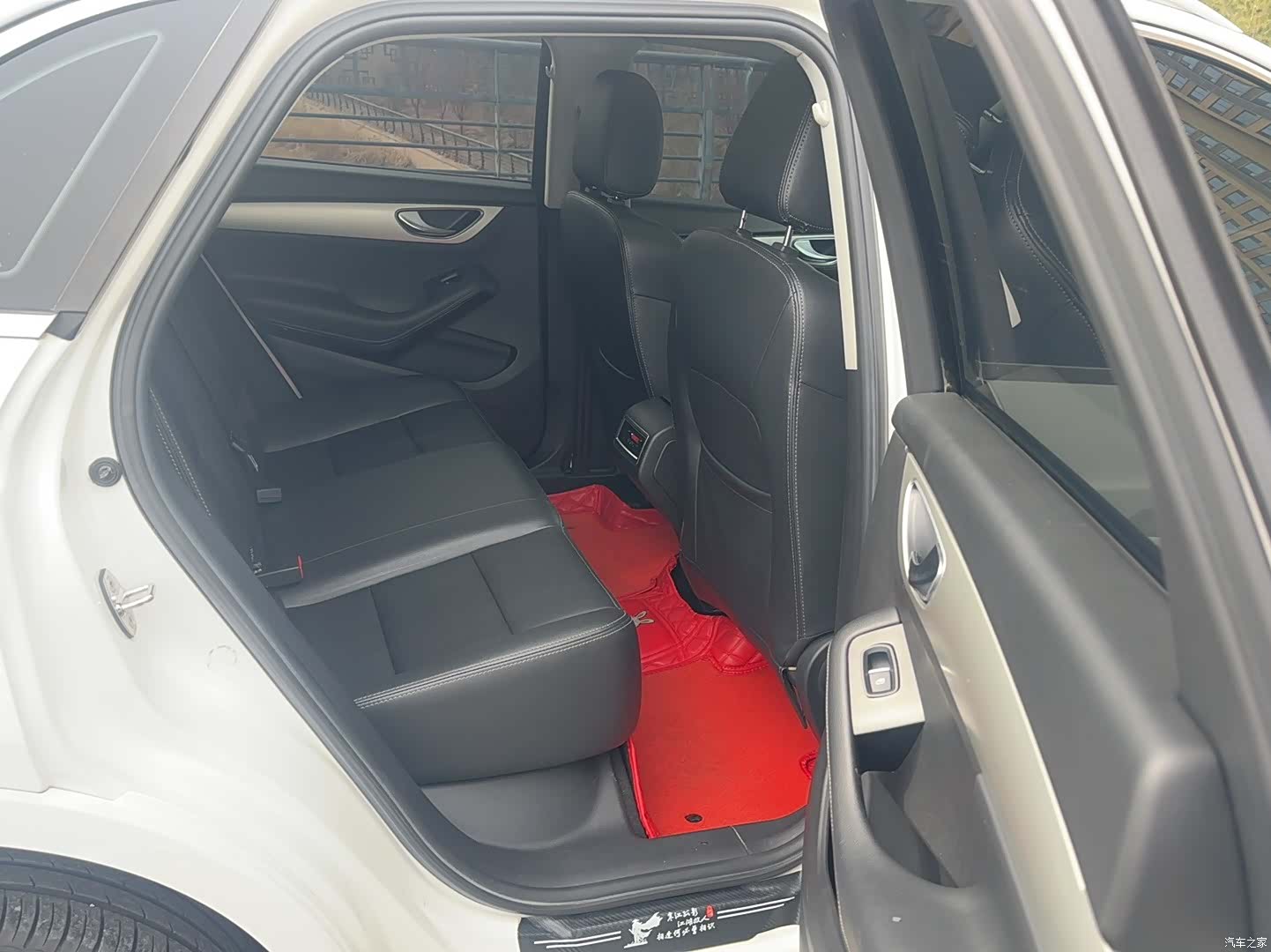 Zotye SR7, 2016 23