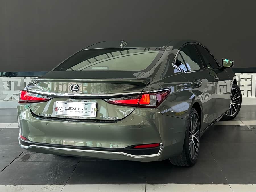 Lexus ES 2023, фото 4