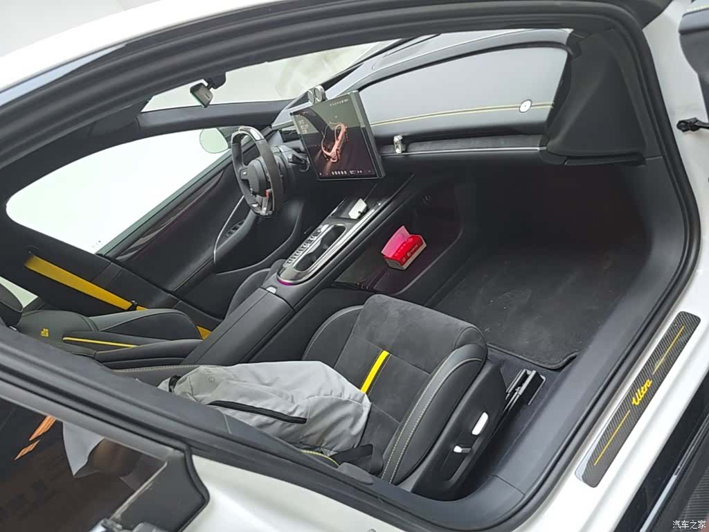 Xiaomi SU7, 2025 25