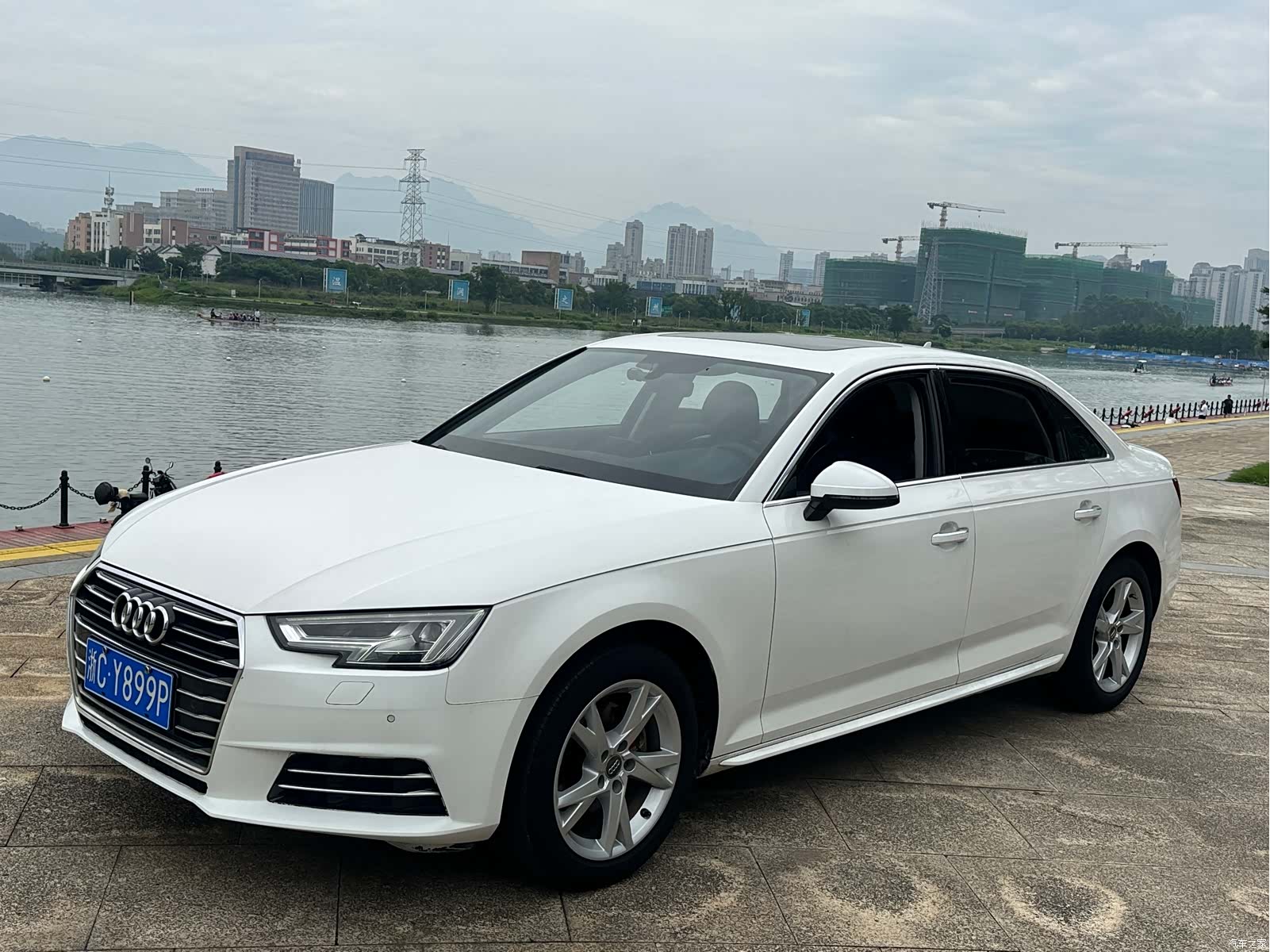 Audi A4L, 2018 1