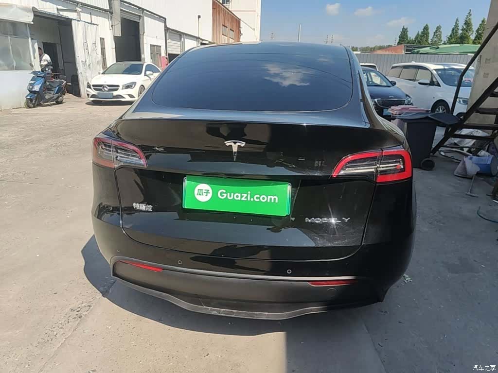 Tesla Model Y, 2022 6