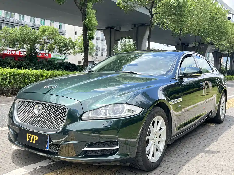 Jaguar XJ Jaguar XJ