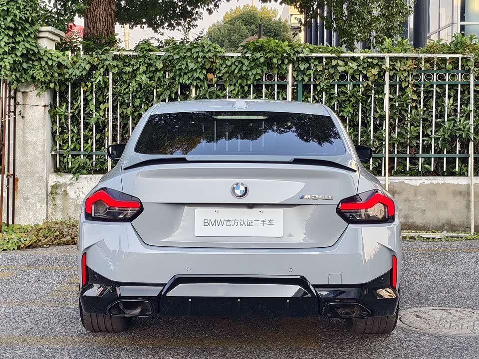 BMW M240i