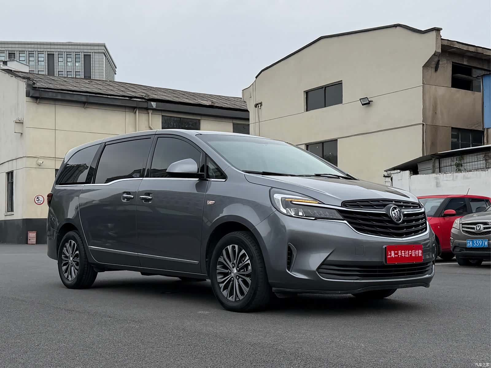 Buick GL8, 2021 3