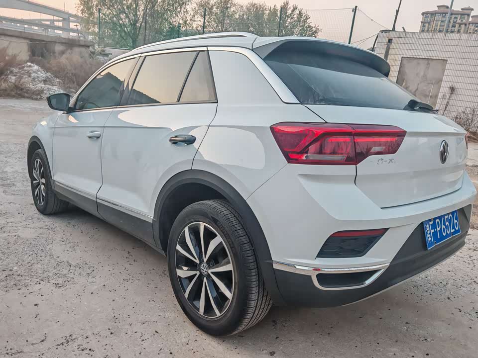 Volkswagen T-ROC exploring Songs