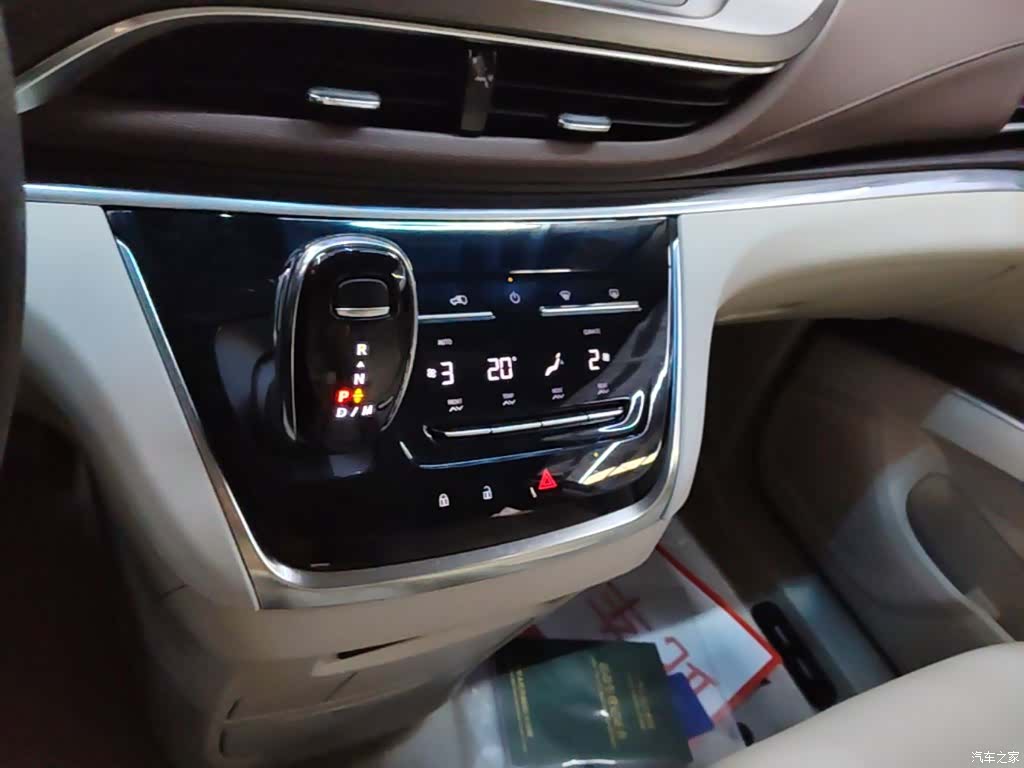 Buick GL8, 2022 10