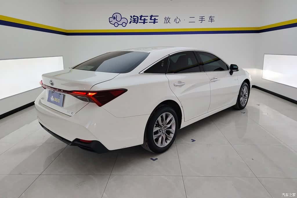 Toyota Avalon, 2021 3