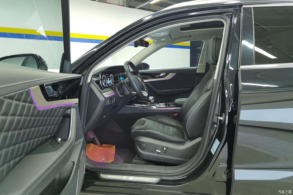 Hongqi HS5, 2021 9