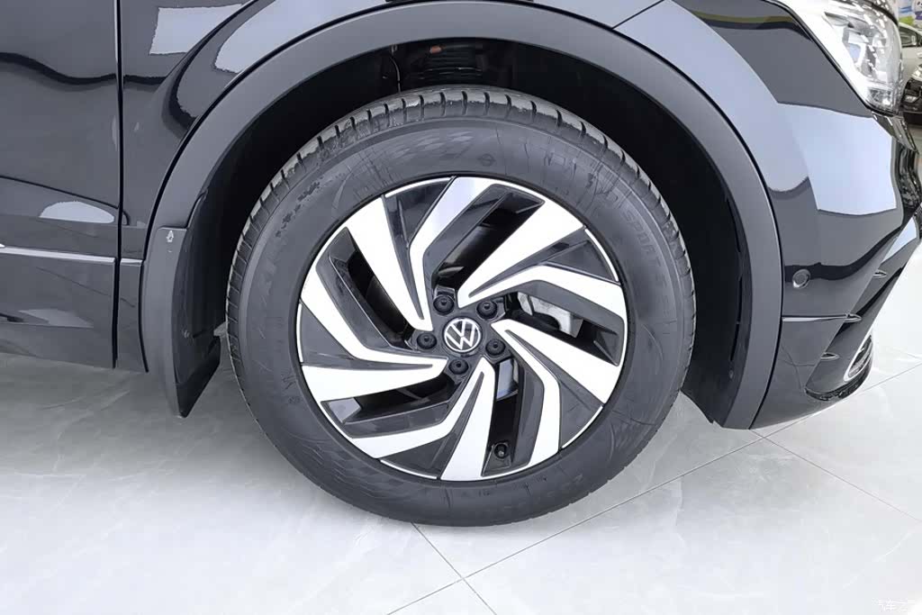 Volkswagen Tiguan L, 2024 6