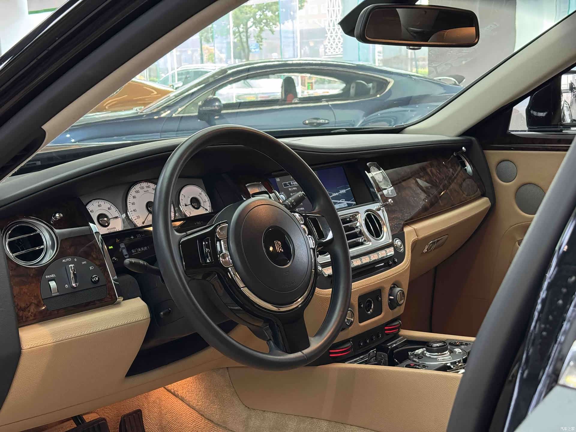Rolls-Royce Ghost, 2013 7