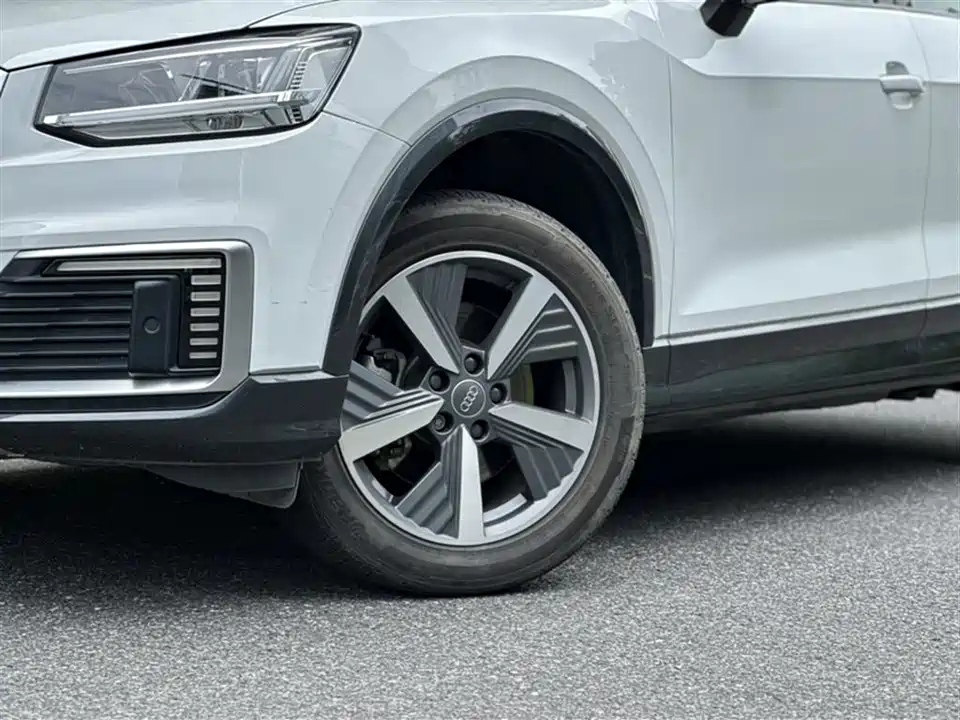 Audi Q2L Audi Q2L