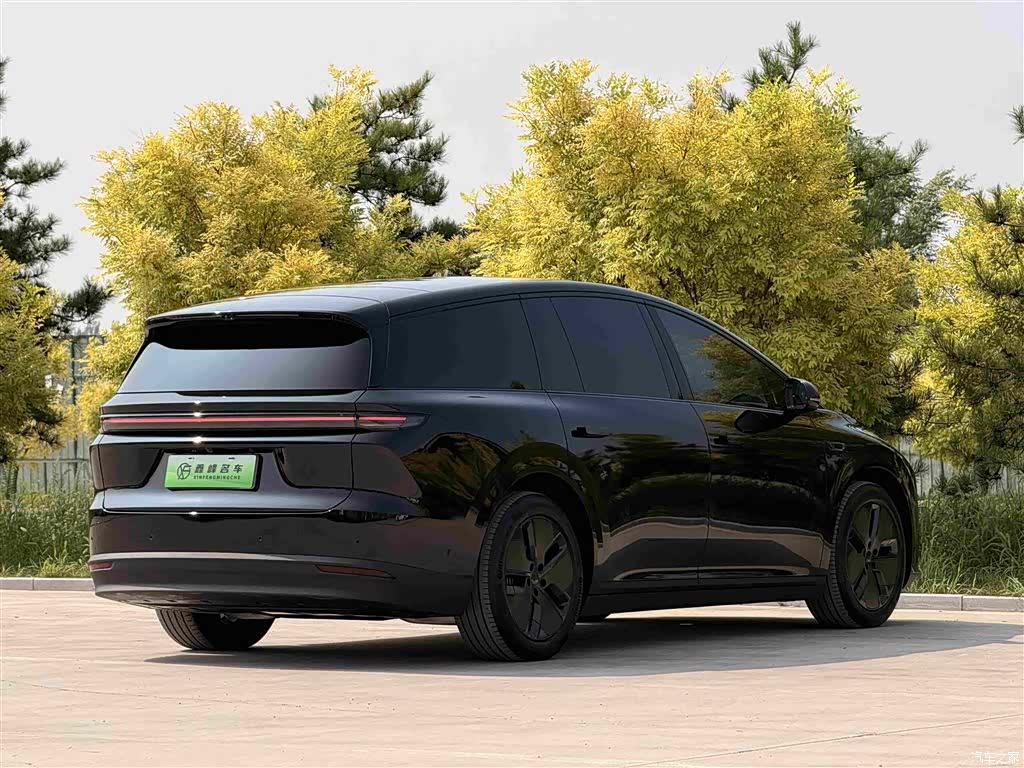 Li Auto i8, 2026 35