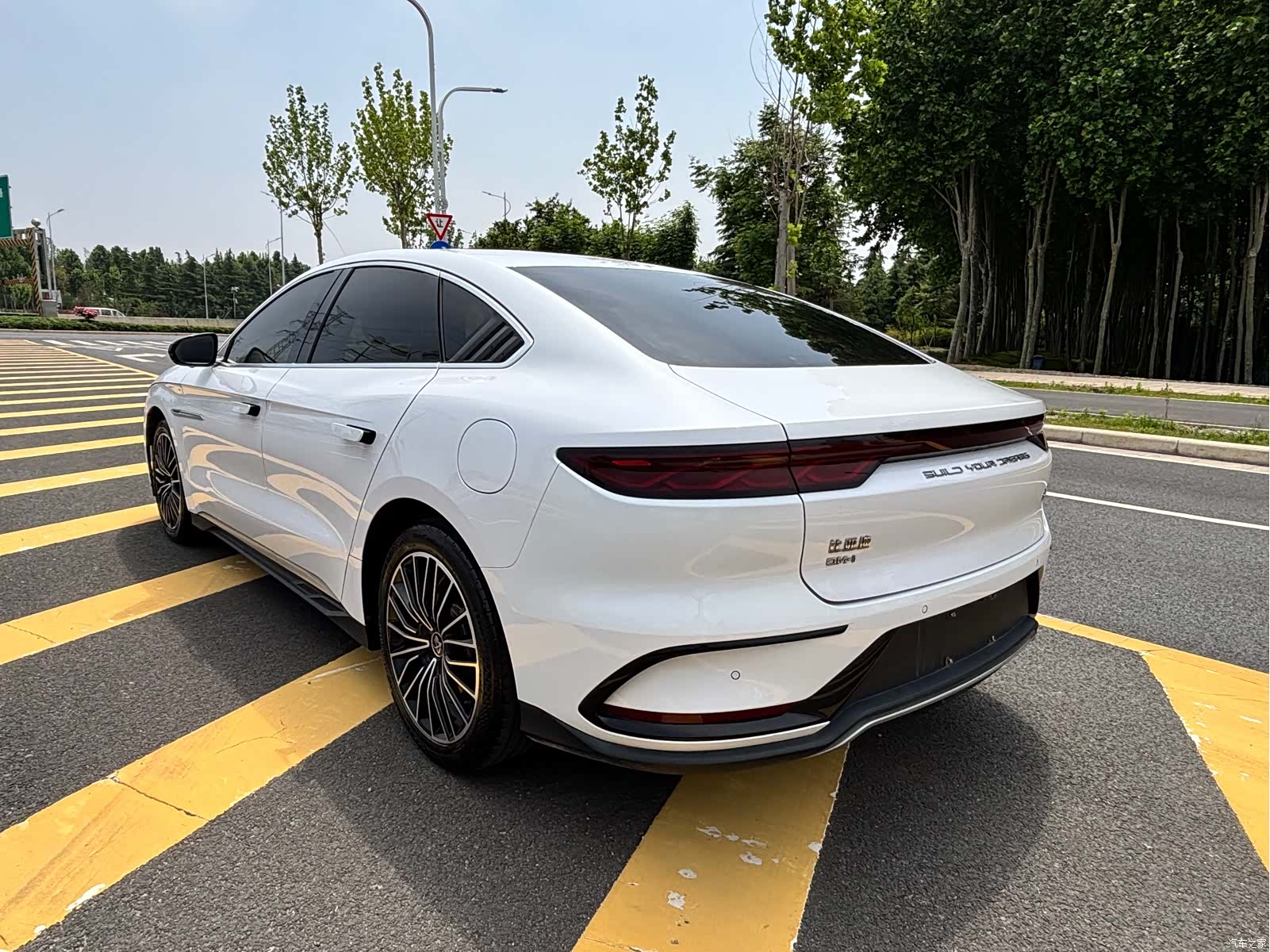 BYD Han, 2022 21