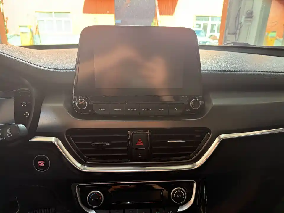Kia Smart running