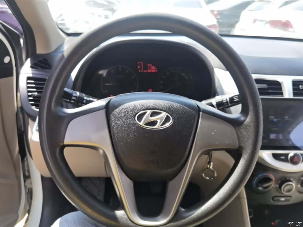 Hyundai GLS, 2016 11