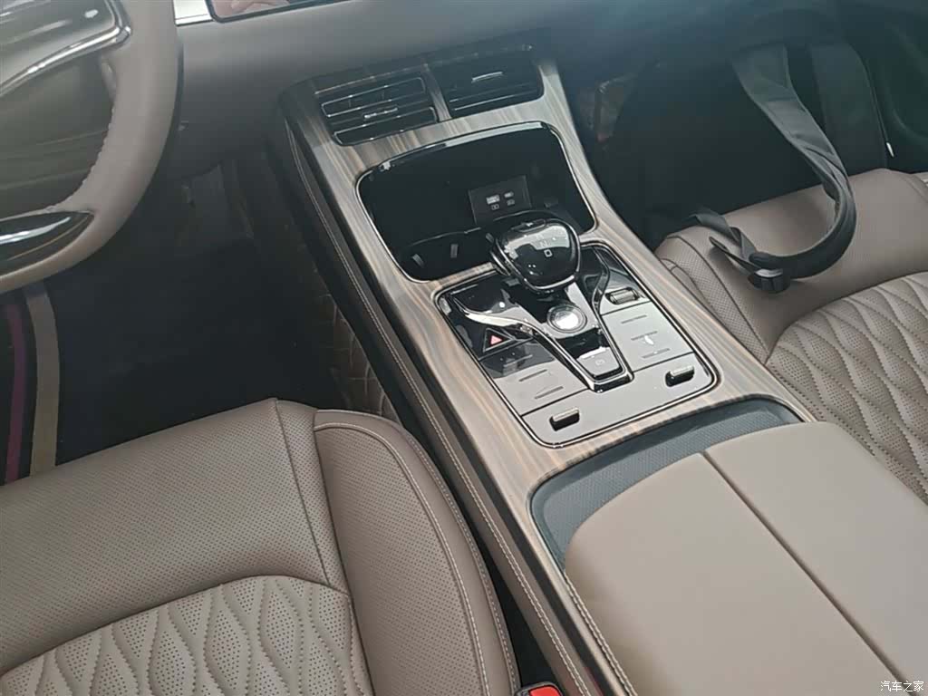 BYD Han, 2023 10