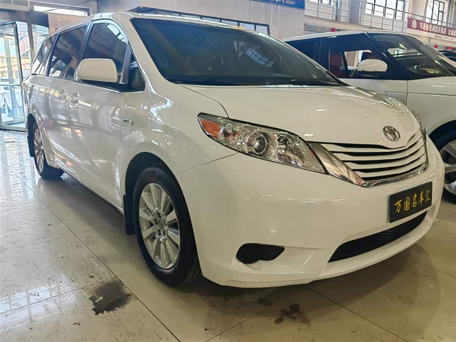 Toyota SIENNA 2017, фото 3