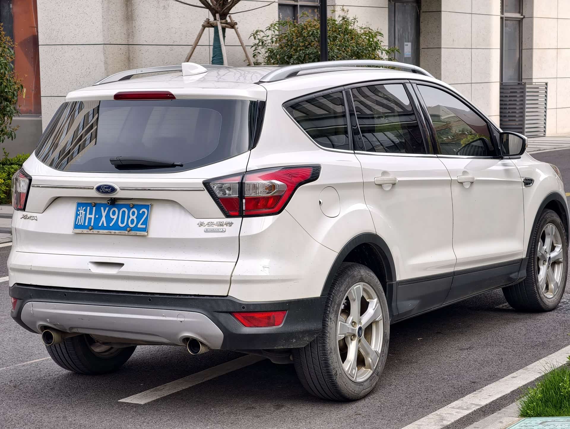 Ford Kuga, 2016 12