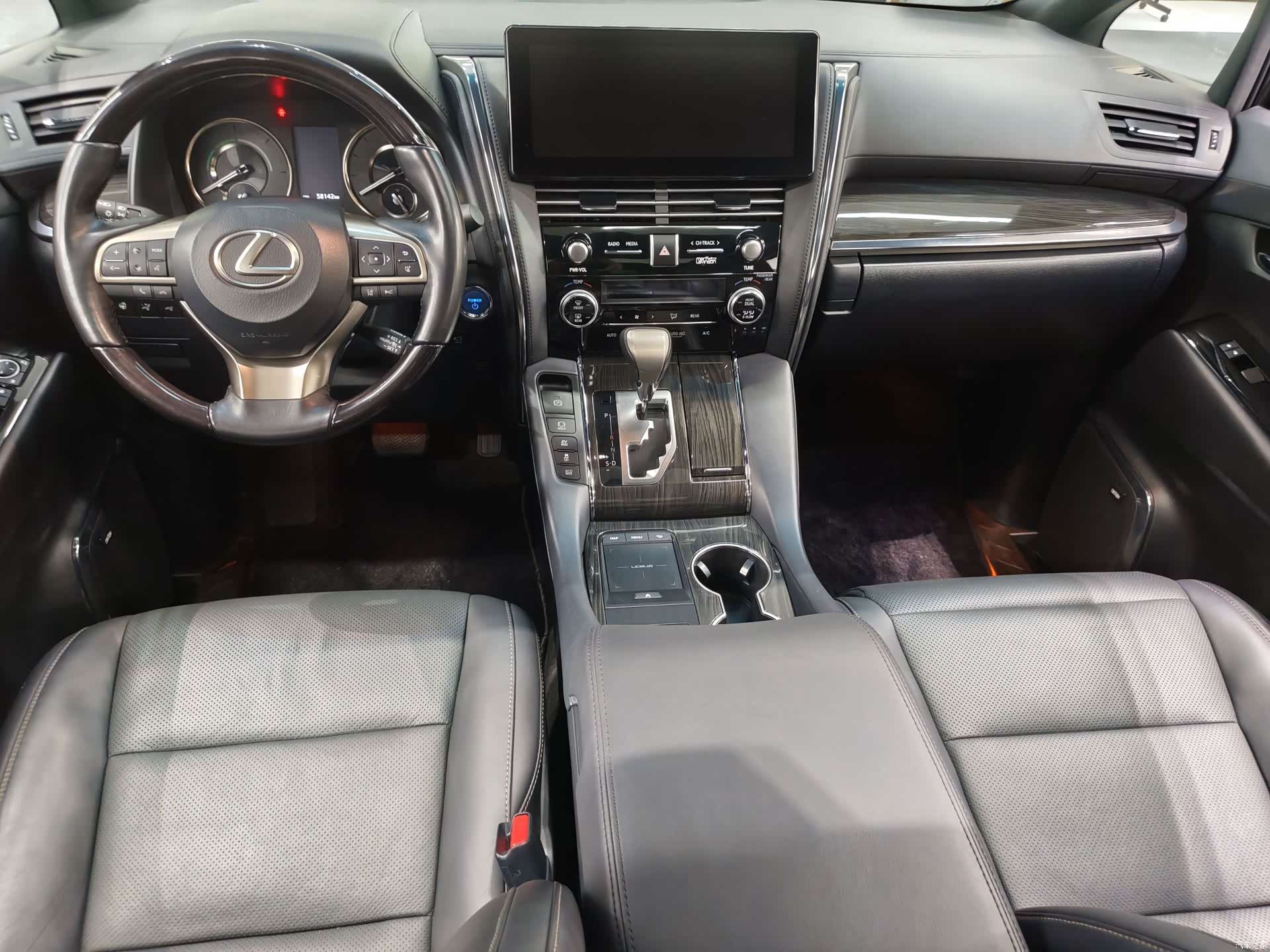 Lexus LM, 2020 10