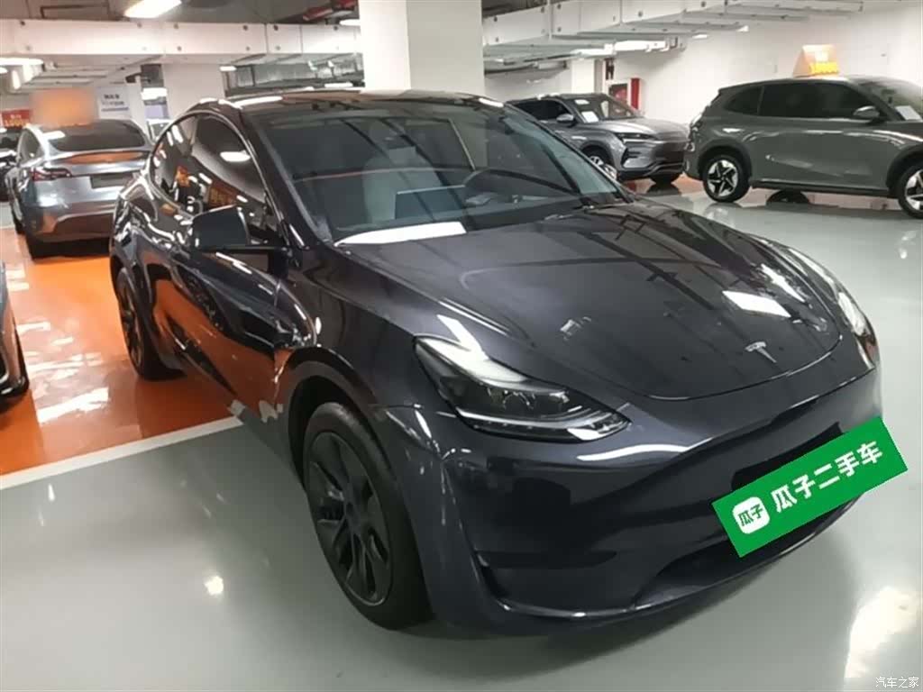Tesla Model Y, 2024 4