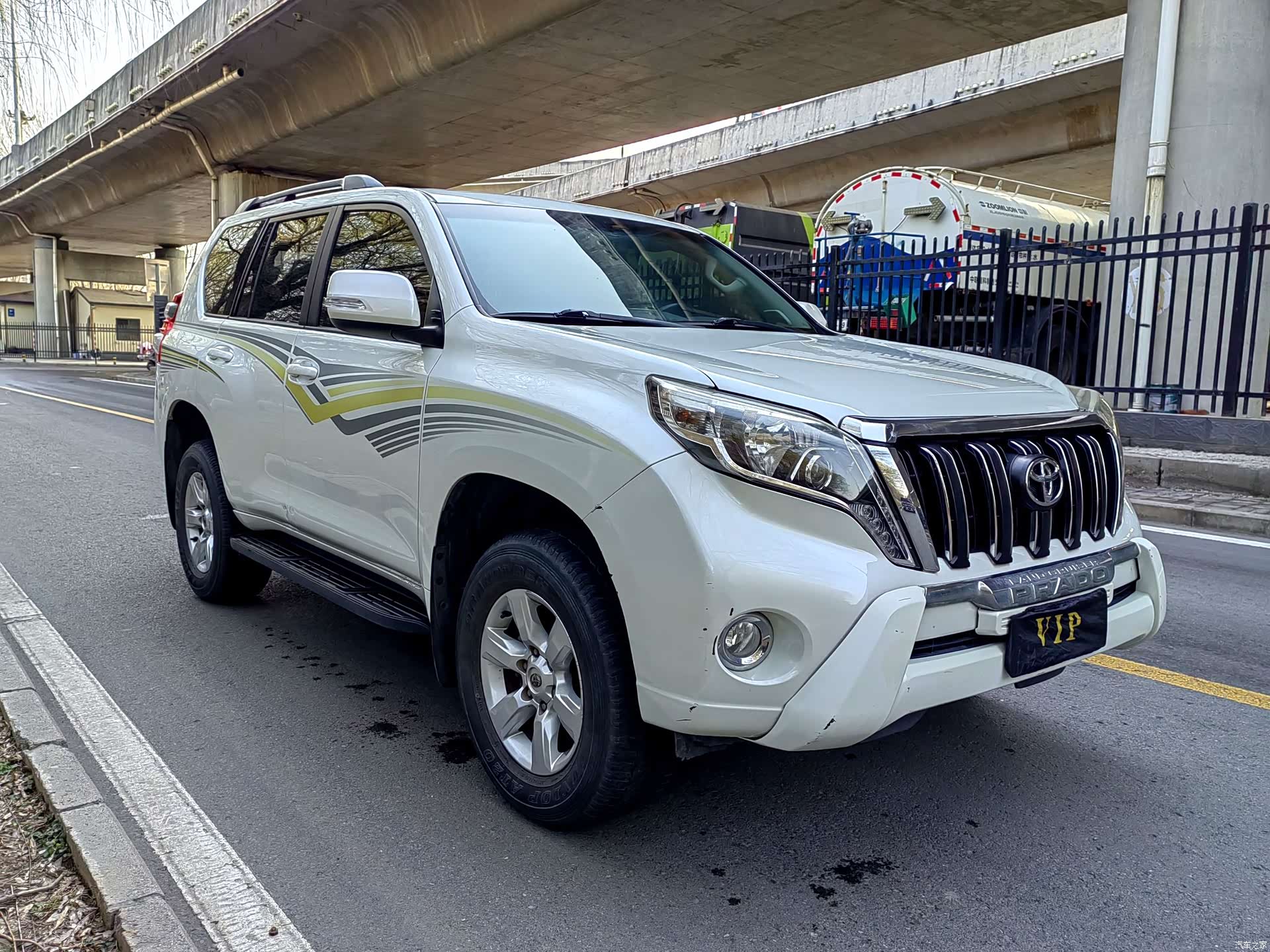 Toyota Prado, 2015 3