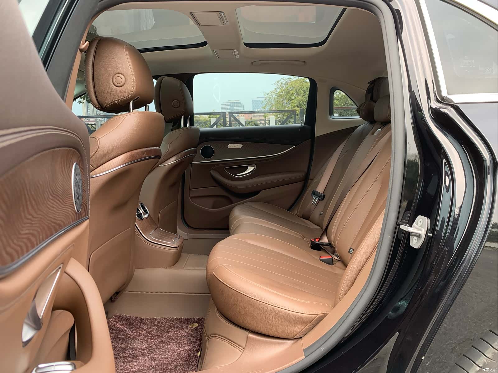 Mercedes-Benz E-Class, 2022 15