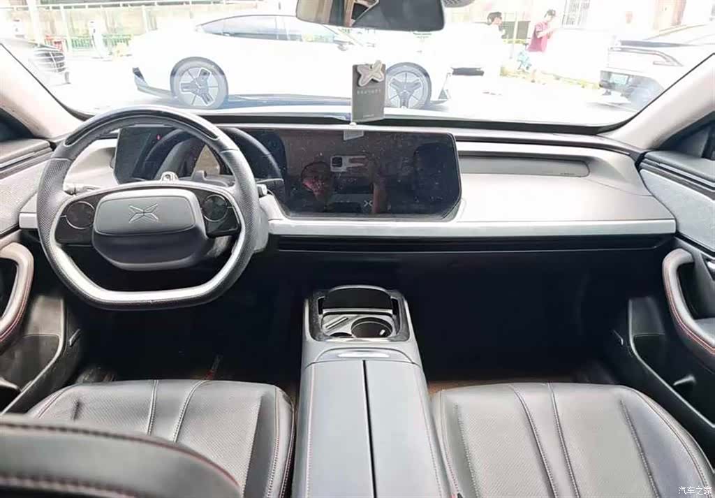Xpeng P7, 2022 9