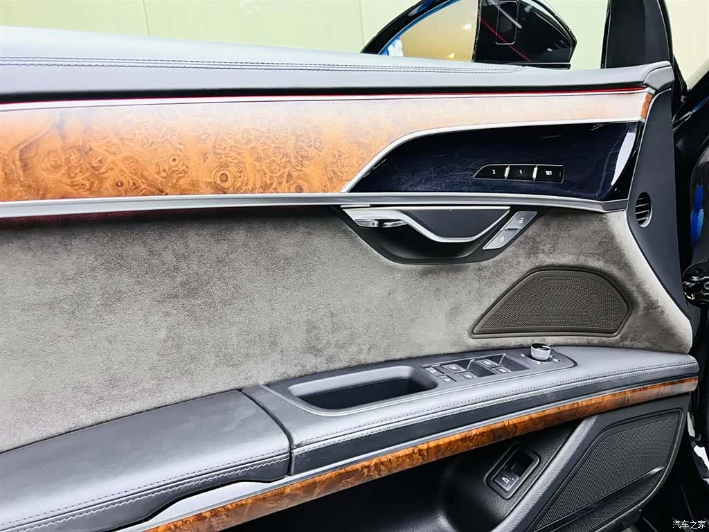 Audi A8L, 2020 11
