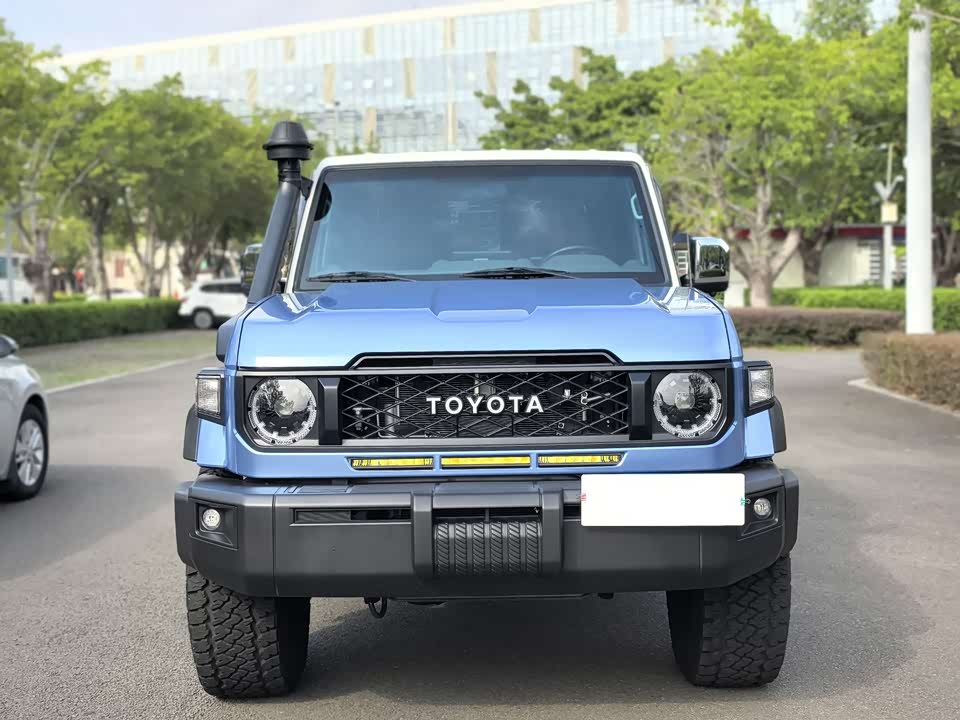 Toyota Land Cruiser