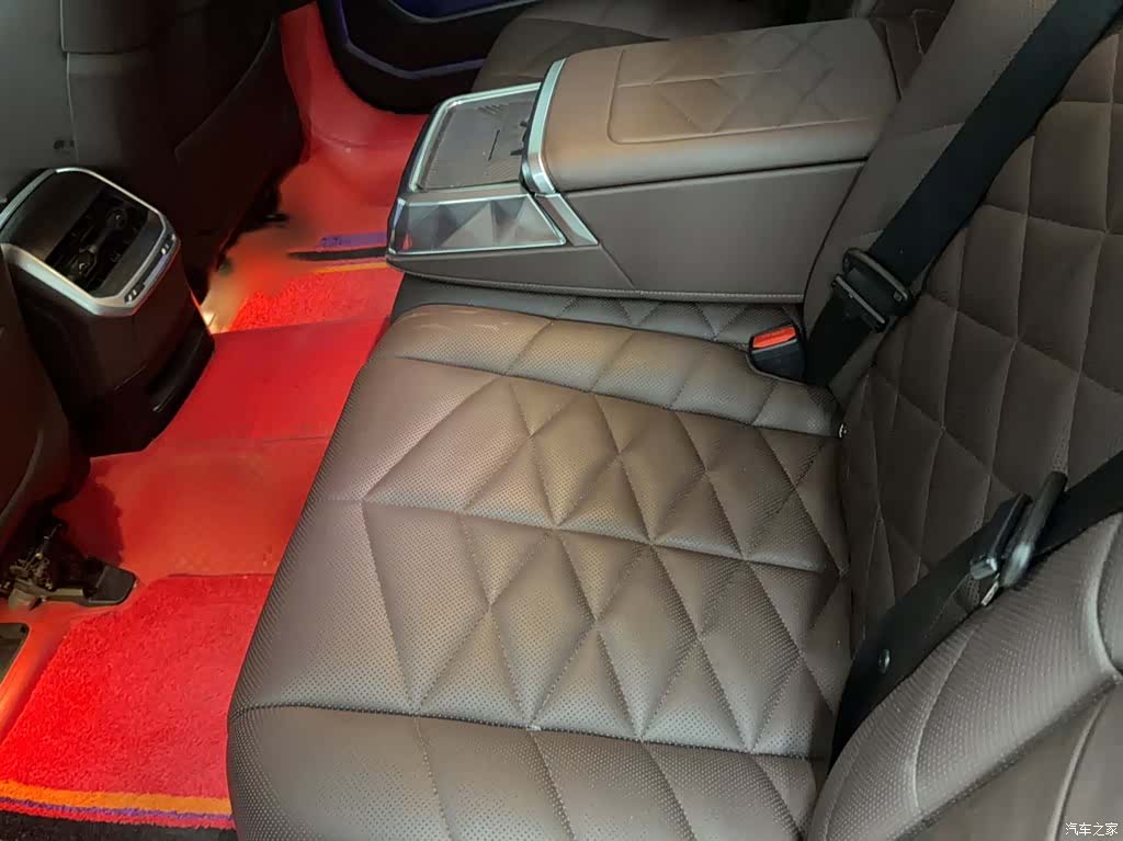 BMW 7 Series, 2023 8