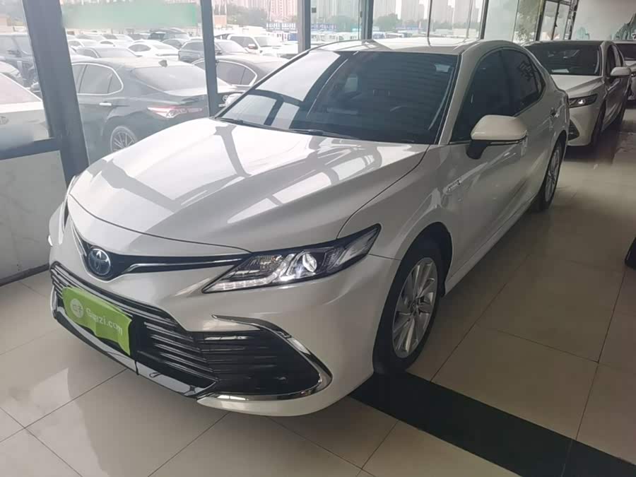 Toyota Camry 2022, фото 2