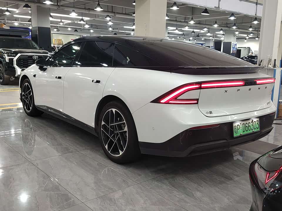 XPENG P7+