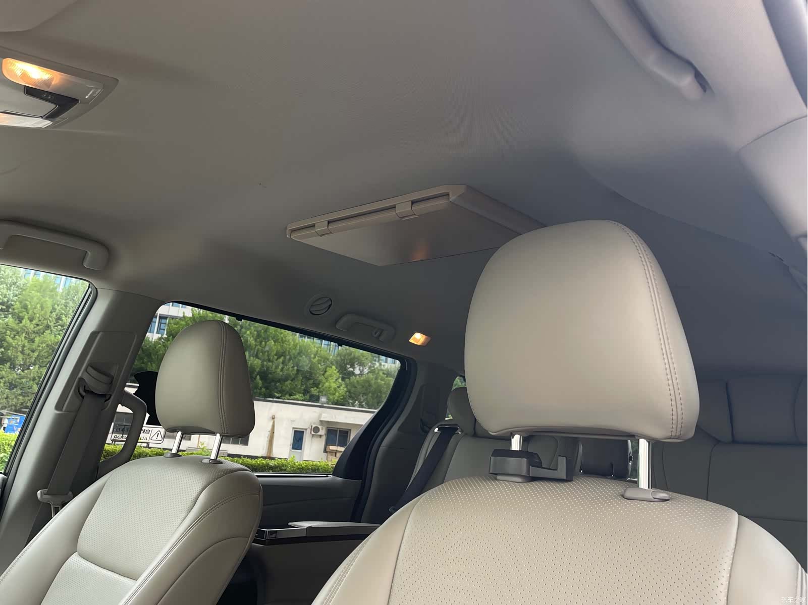 Toyota Sienna, 2019 13