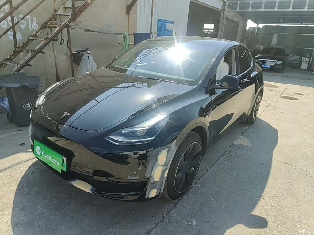 Tesla Model Y, 2022 1