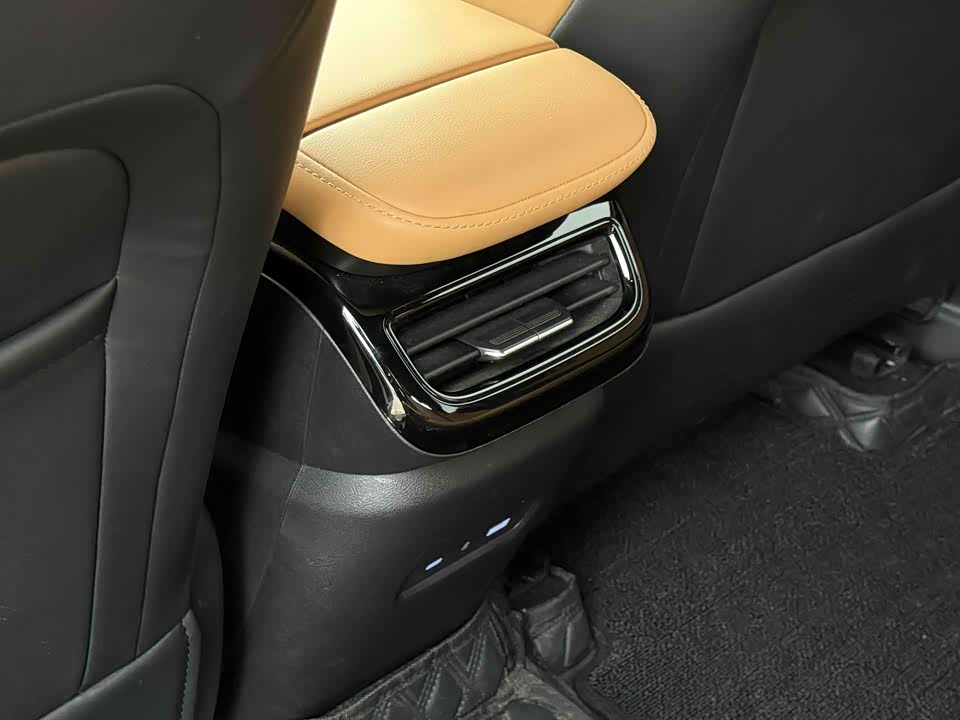 Geely Galaxy Galaxy L7