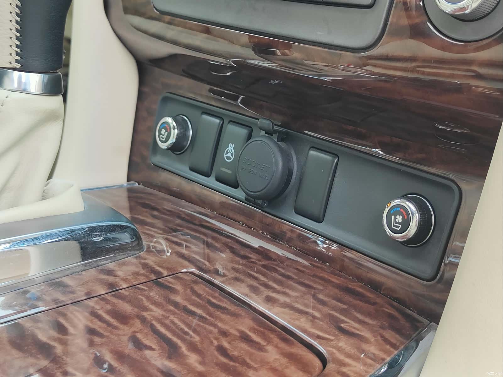 Nissan Patrol, 2013 15