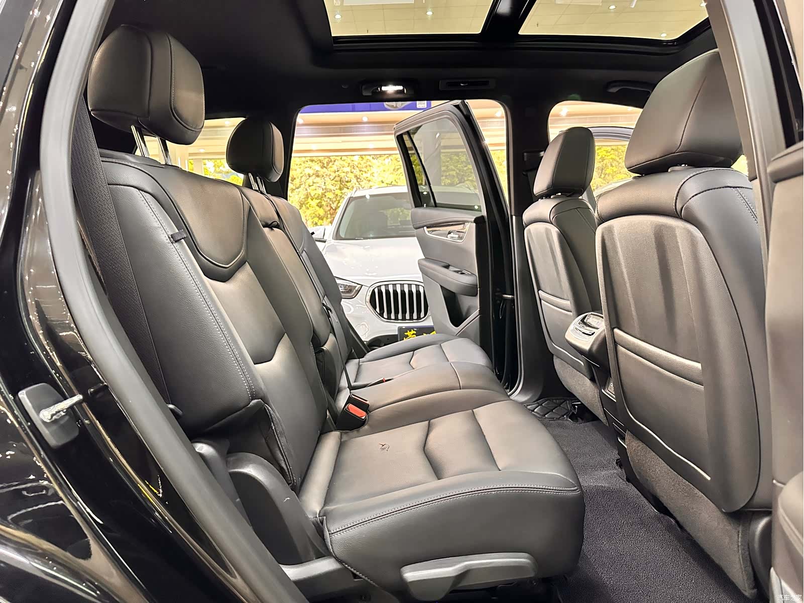 Cadillac XT6, 2022 13