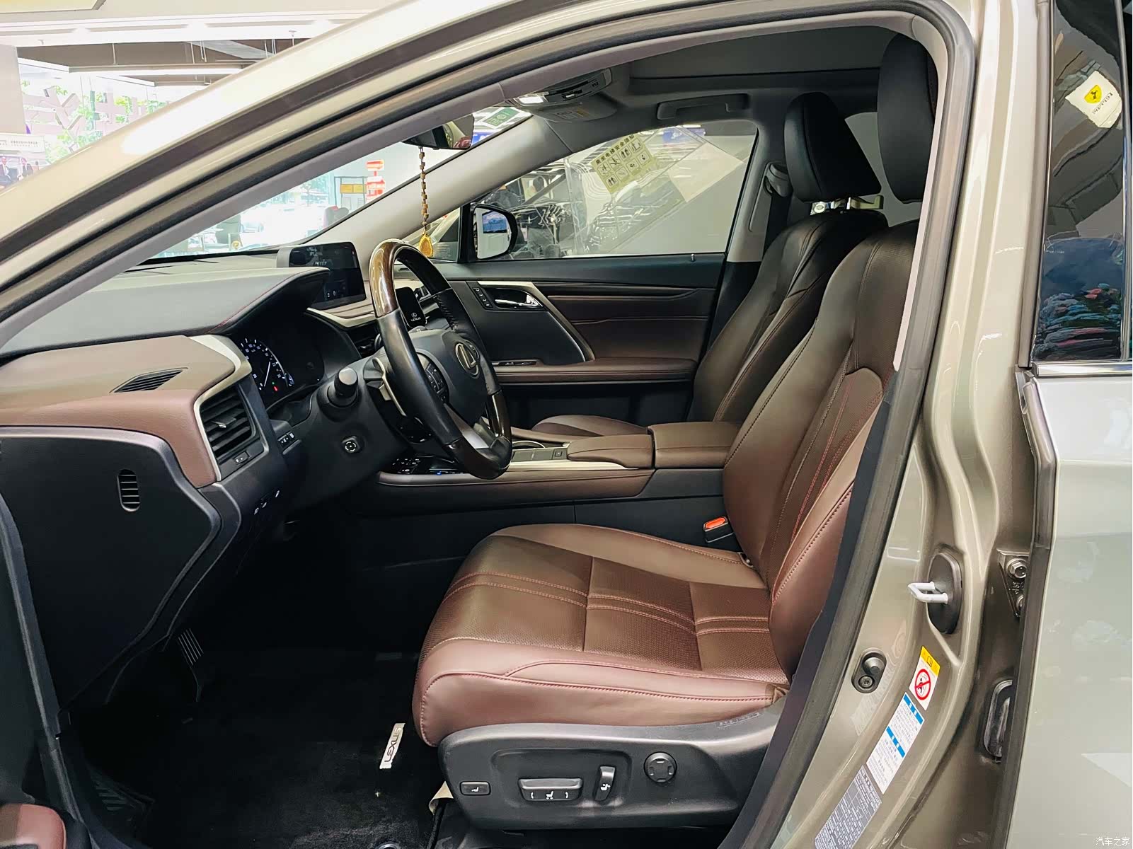 Lexus RX, 2019 11